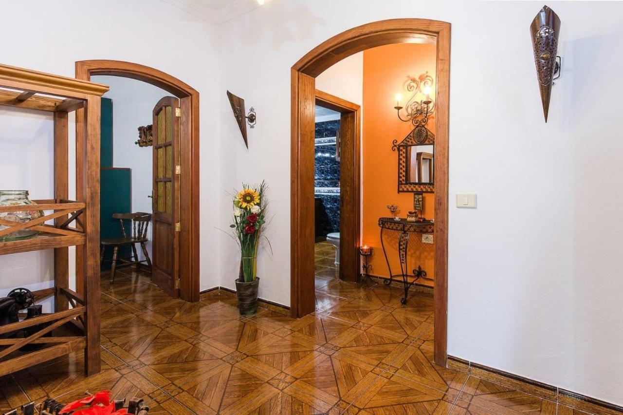 Buda Tinajo Exterior foto